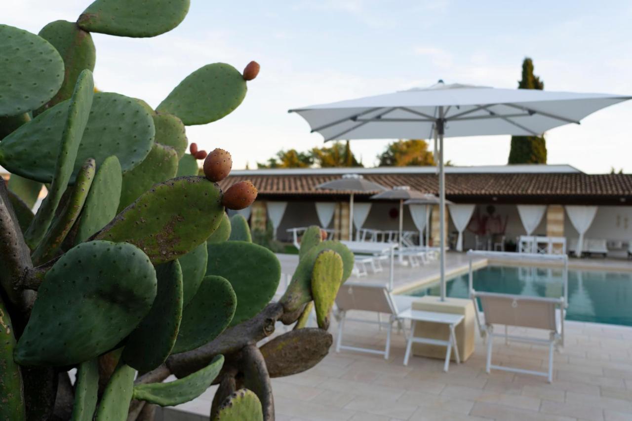 Masseria Tenuta Flora Maria Leverano Exterior photo